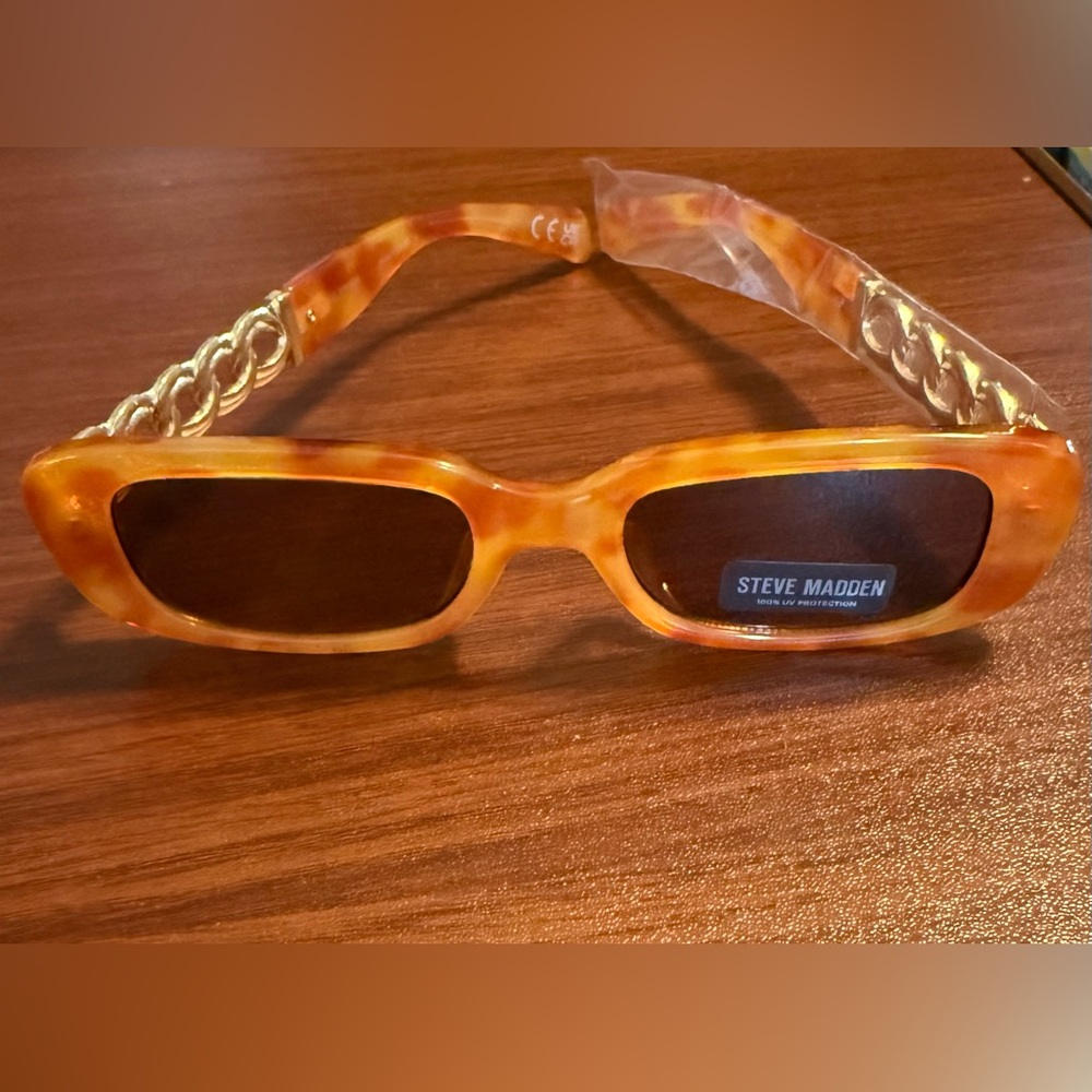 Steve Madden - Felicias - Amber Sunglasses